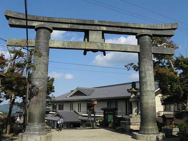 可由此得知神道教融入日本人生活的程度,这些神社的建筑风格有很多